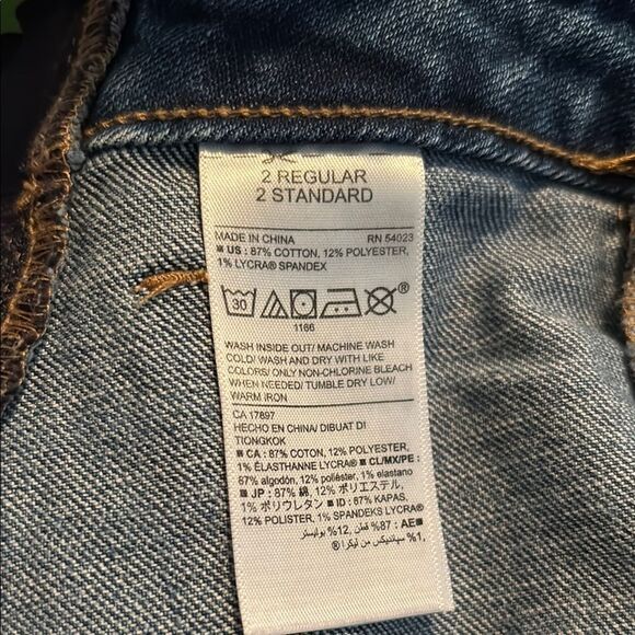 Old Navy Maternity Shorts - Picture 5 of 5